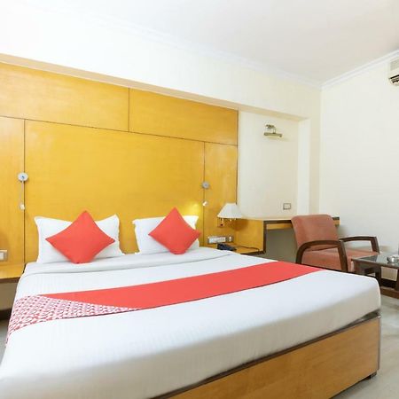 Oyo 10534 Hotel Kanishka Bangalore Exterior foto