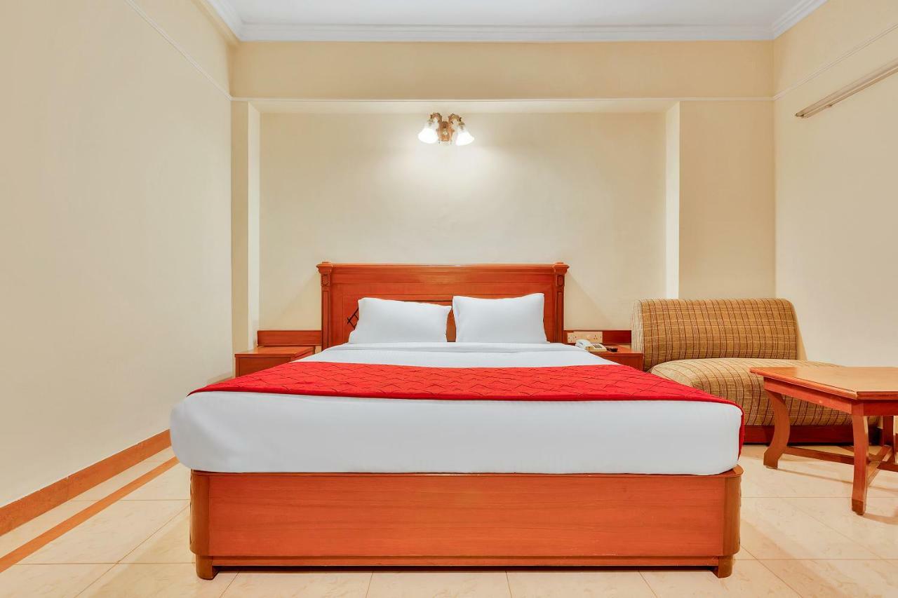 Oyo 10534 Hotel Kanishka Bangalore Exterior foto