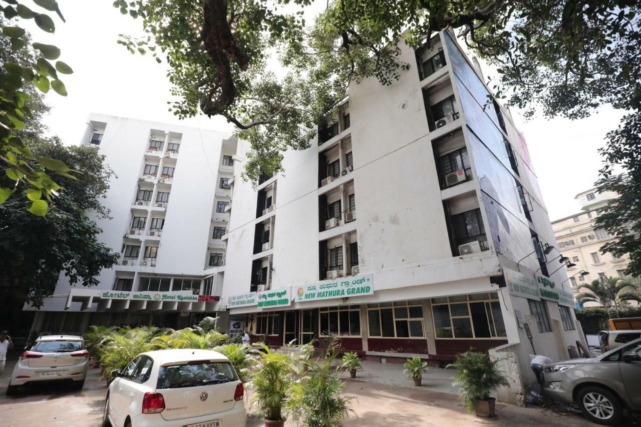 Oyo 10534 Hotel Kanishka Bangalore Exterior foto