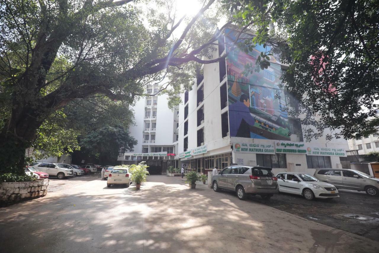 Oyo 10534 Hotel Kanishka Bangalore Exterior foto